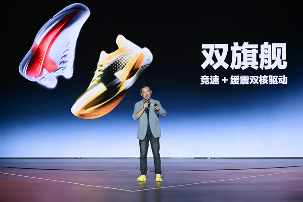 顶碳+顶缓双线进化，特步160X 8代与零云重新划定跑鞋科技坐标
