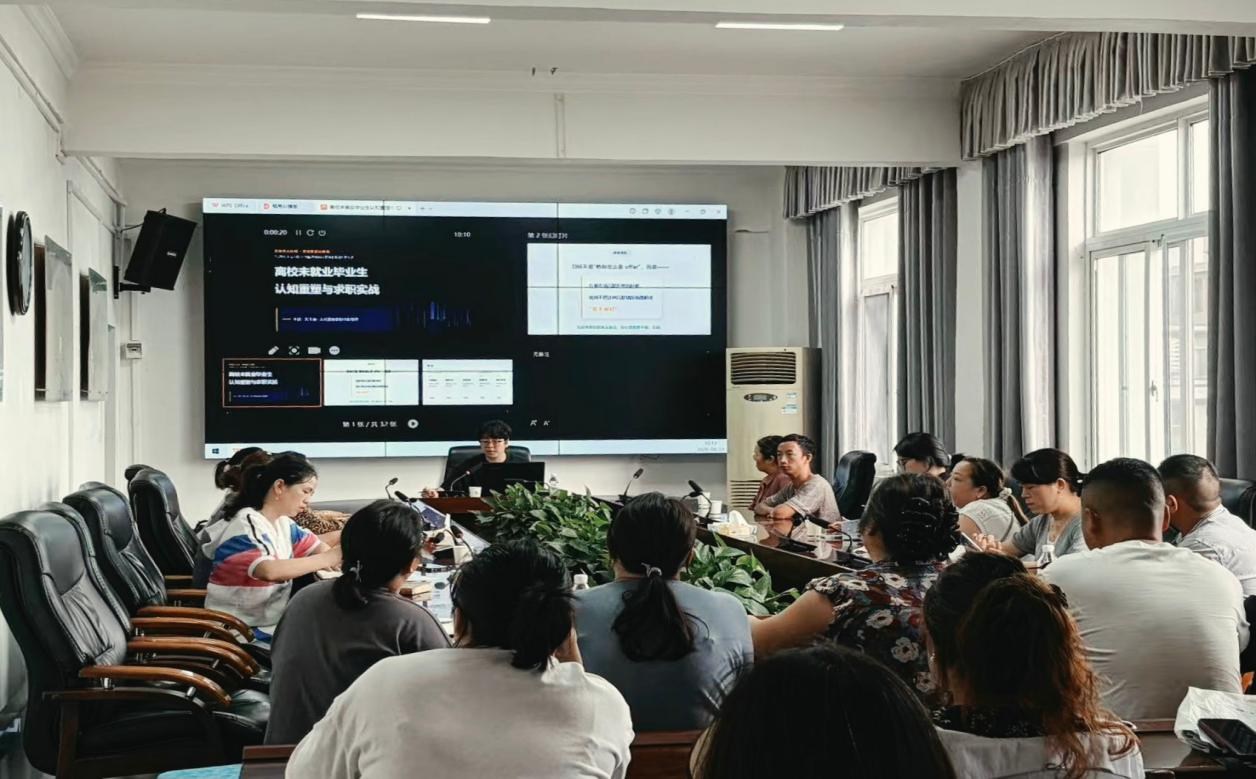 贵聚英才·安心乐业|贵安新区2026年职业指导社区行系列活动顺利举办 贵聚英才·安心乐业|贵安新区2026年职业指导社区行系列活动顺利举办