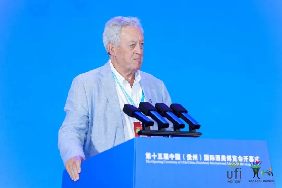 第十五届酒博会雄正品牌推介会成果丰硕,多地企业家签约携手共拓酱香新局 第十五届酒博会雄正品牌推介会成果丰硕,多地企业家签约携手共拓酱香新局