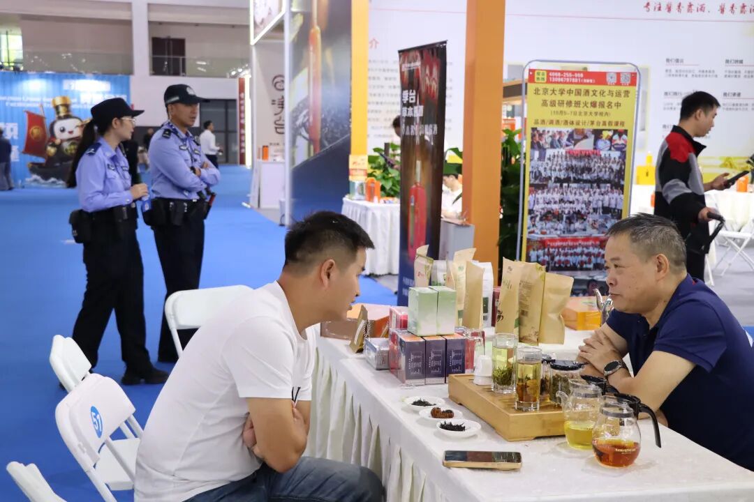 2026贵州绿茶产销推介活动亮相第十五届酒博会圆满收官 2026贵州绿茶产销推介活动亮相第十五届酒博会圆满收官