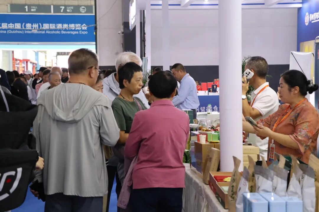 2026贵州绿茶产销推介活动亮相第十五届酒博会圆满收官 2026贵州绿茶产销推介活动亮相第十五届酒博会圆满收官