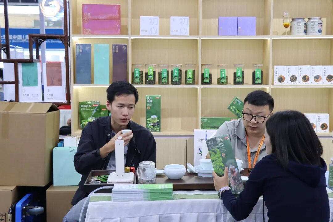2026贵州绿茶产销推介活动亮相第十五届酒博会圆满收官 2026贵州绿茶产销推介活动亮相第十五届酒博会圆满收官