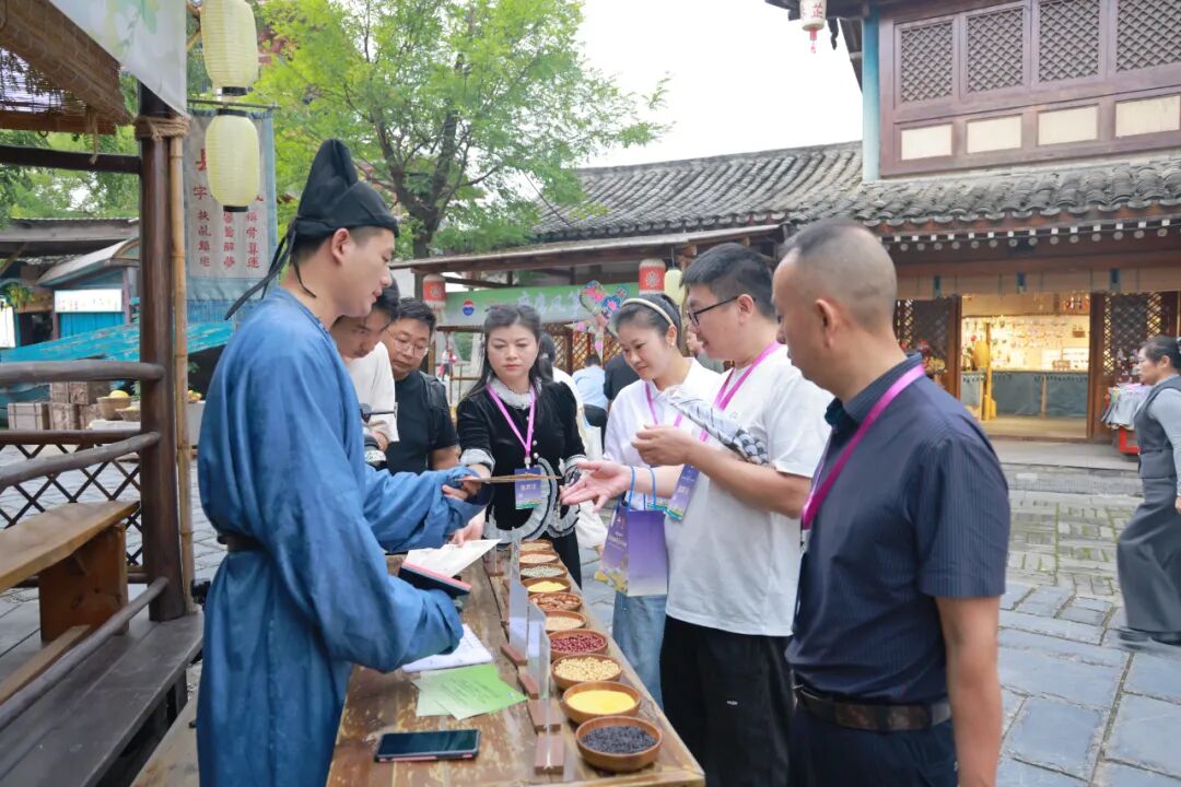 贵州茅台2026年湖北茅友嘉年华暨贵州茅台酒（春夏秋冬）四季文化产品发布会在襄阳举行
