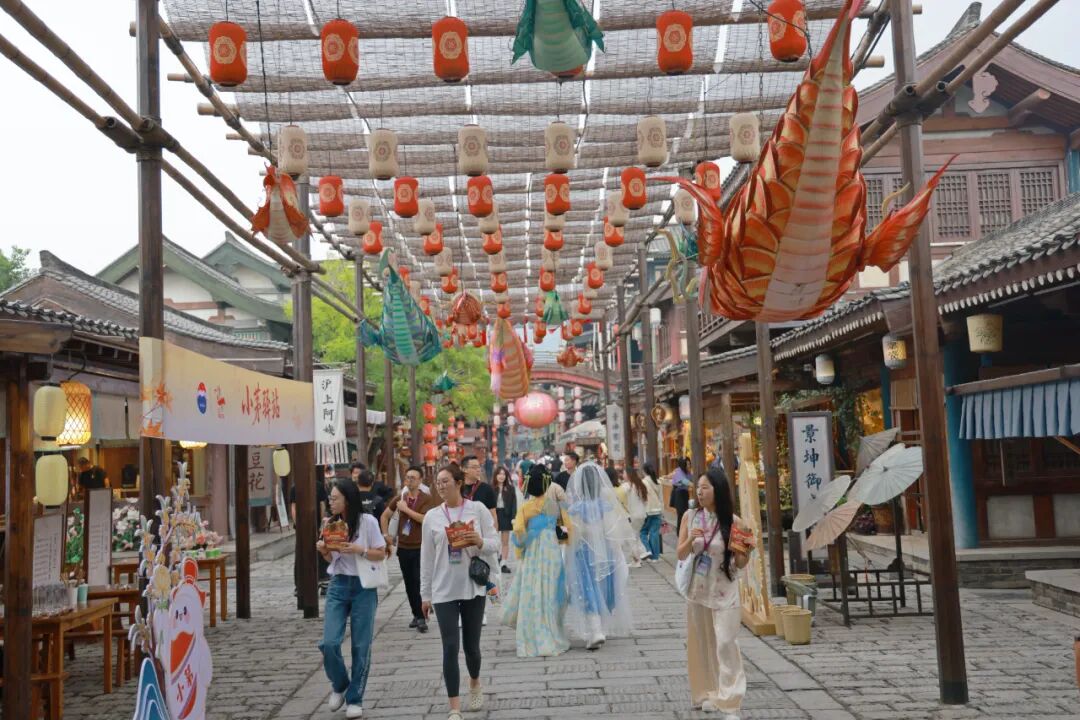 贵州茅台2026年湖北茅友嘉年华暨贵州茅台酒（春夏秋冬）四季文化产品发布会在襄阳举行
